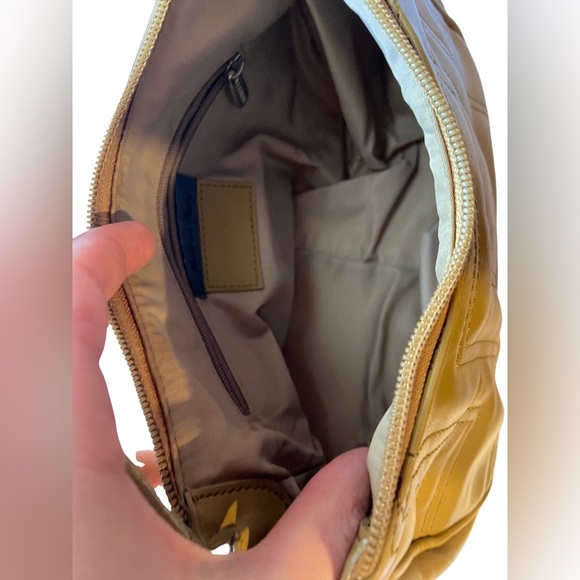 Lunana Mustard Yellow Shoulder Bag – Made in Italy - Picture 6 of 9